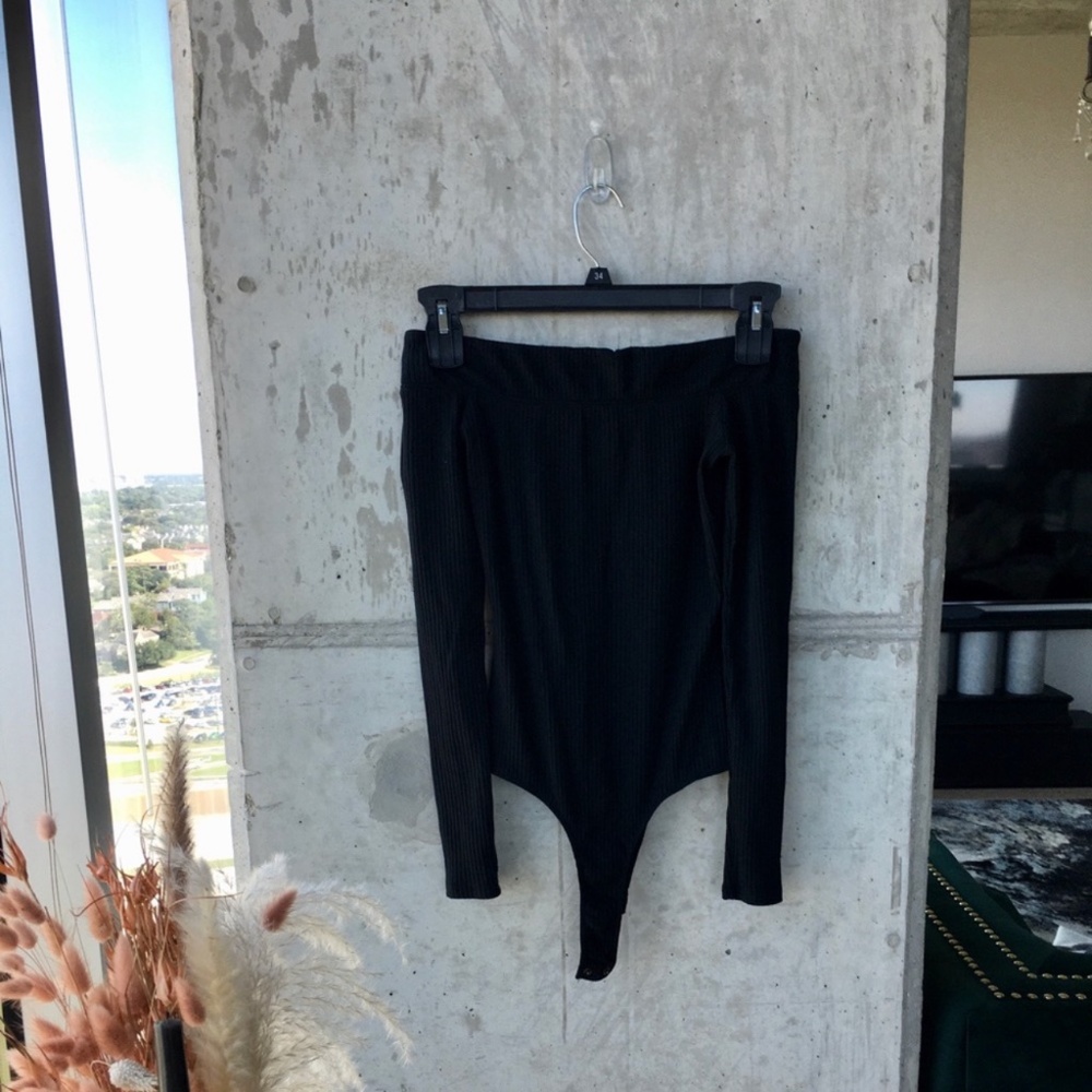 Hollister Black Off the Shoulder Long Sleeve Ribbed Bodysuit M